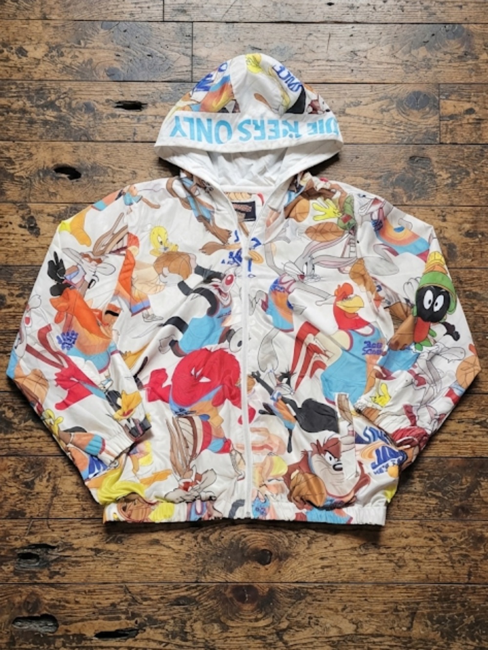 Looney Tunes space jam windbreaker Size Medium